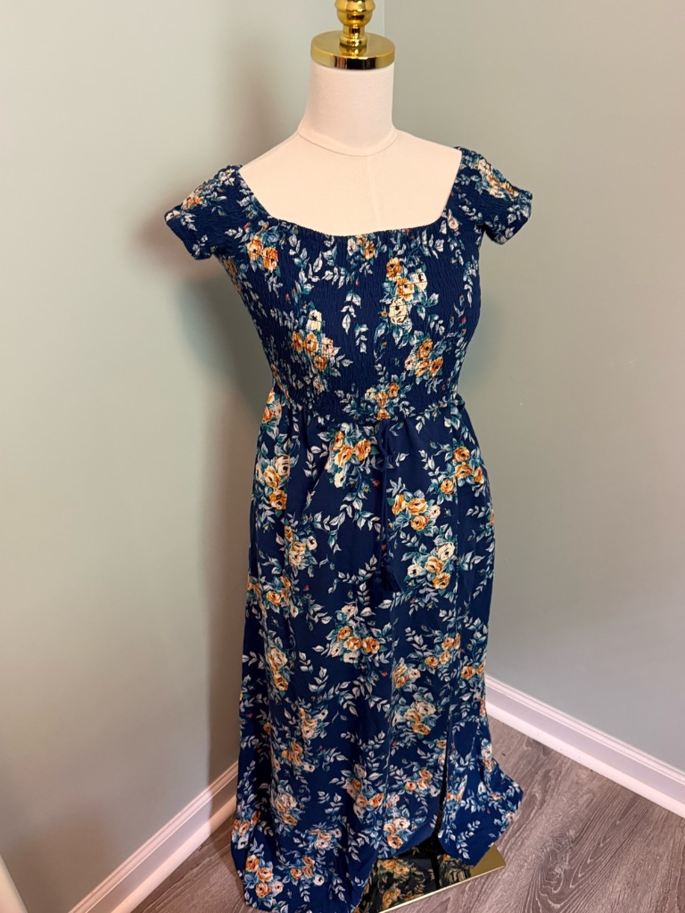 Band of Gypsies Navy Floral Smocked Off-Shoulder Midi Dress - Medium